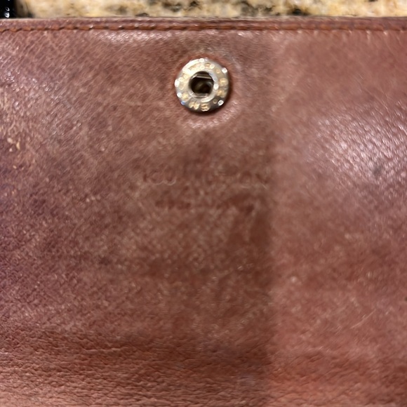 Authentic Louis Vuitton small wallet - Picture 4 of 12